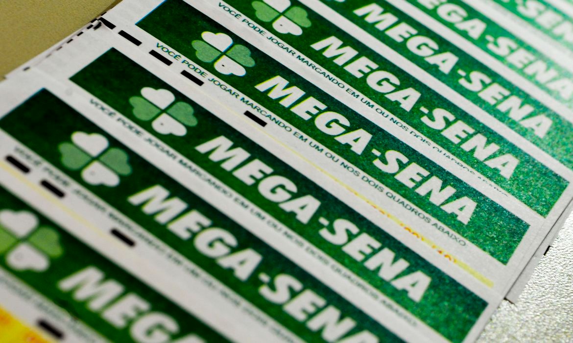 Mega-Sena: duas apostas de MG acertam quina e ganham quase R$ 50 mil