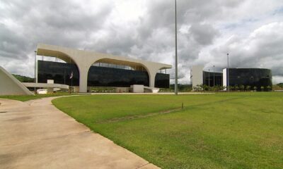 governo-de-mg-recorre-contra-decisao-que-determina-pagamento-integral-aos-professores-no-5o-dia-util