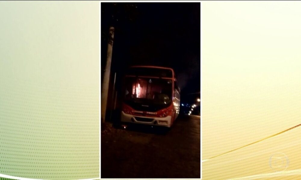 trinta-e-seis-onibus-sao-incendiados-em-bh-e-regiao-metropolitana-de-janeiro-a-julho,-dizem-empresas-do-transporte