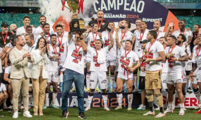 vitoria-empata-classico-e-volta-a-ser-campeao-baiano-apos-sete-anos