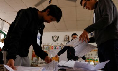 oposicao-no-equador-ve-derrota-de-presidente-noboa-em-referendo