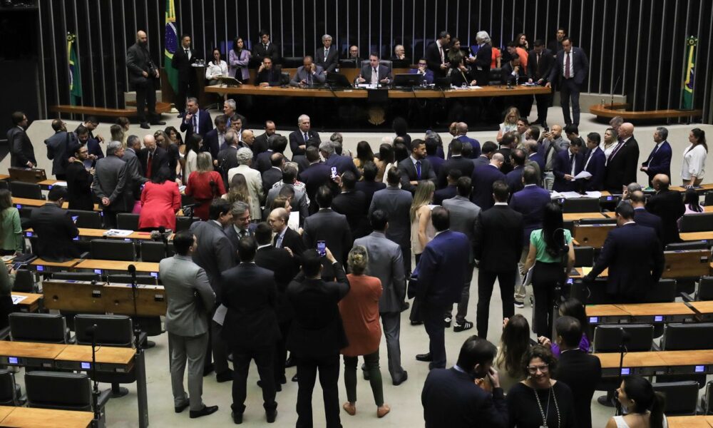 congresso-aprova-alteracoes-no-orcamento-para-facilitar-apoio-ao-rs