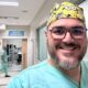 Médico de Divinópolis leva crianças vestidas de super-heróis para sala de cirurgia
