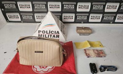 Mulher é flagrada furtando bolsa dentro de igreja em Divinópolis
