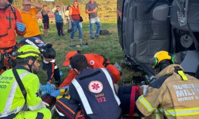 Cinco pessoas ficaram feridas e uma morreu — Foto: Corpo de Bombeiros/Divulgação