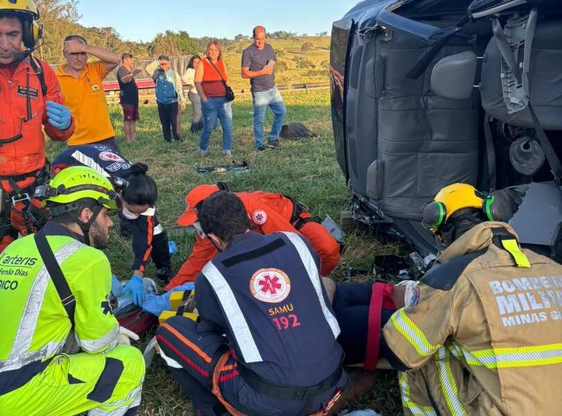 Cinco pessoas ficaram feridas e uma morreu — Foto: Corpo de Bombeiros/Divulgação