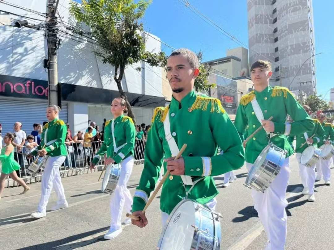 Desfile durante o aniversário de 112 anos de Divinópolis em 2024 — Foto: Prefeitura de Divinópolis/Divulgação