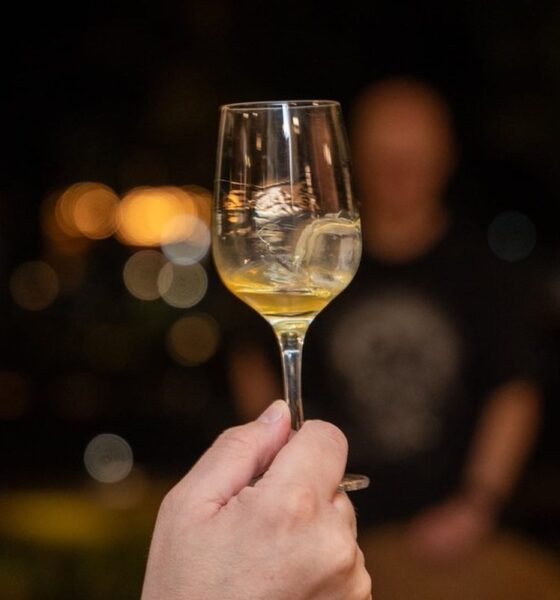 Dia da Cachaça: entenda como funciona produção de bebida que pode chegar até R$ 20 mil em leilões — Foto: @tiberiogilgastronomia