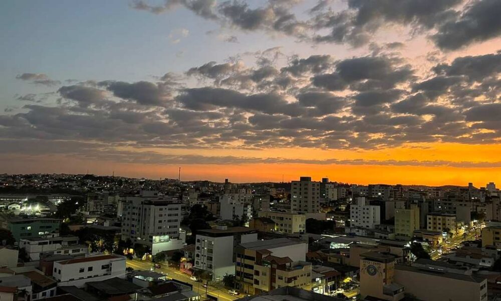 Entardecer em Divinópolis — Foto: Anna Lúcia Silva/g1