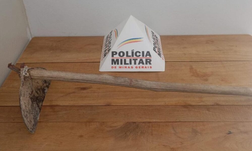 Homem é preso em Bambuí após agredir outro com enxada