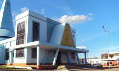 Igreja Matriz Nossa Senhora das Candeias — Foto: Diocese de Oliveira/Divulgação