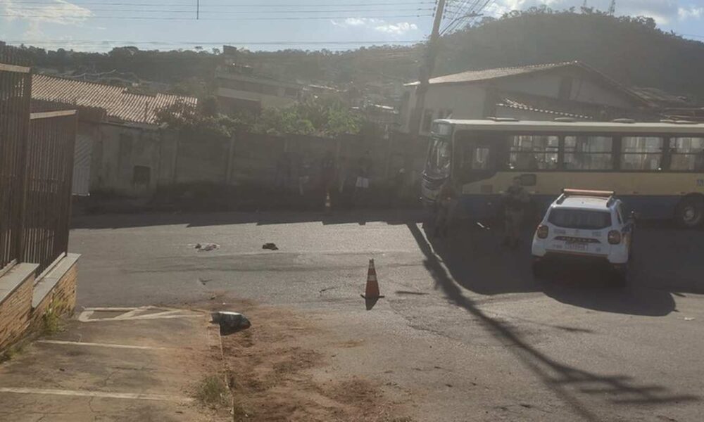 Morre ciclista que bateu em ônibus no bairro Maria Helena no domingo (11) — Foto: Consórcio TransOeste/Divulgação