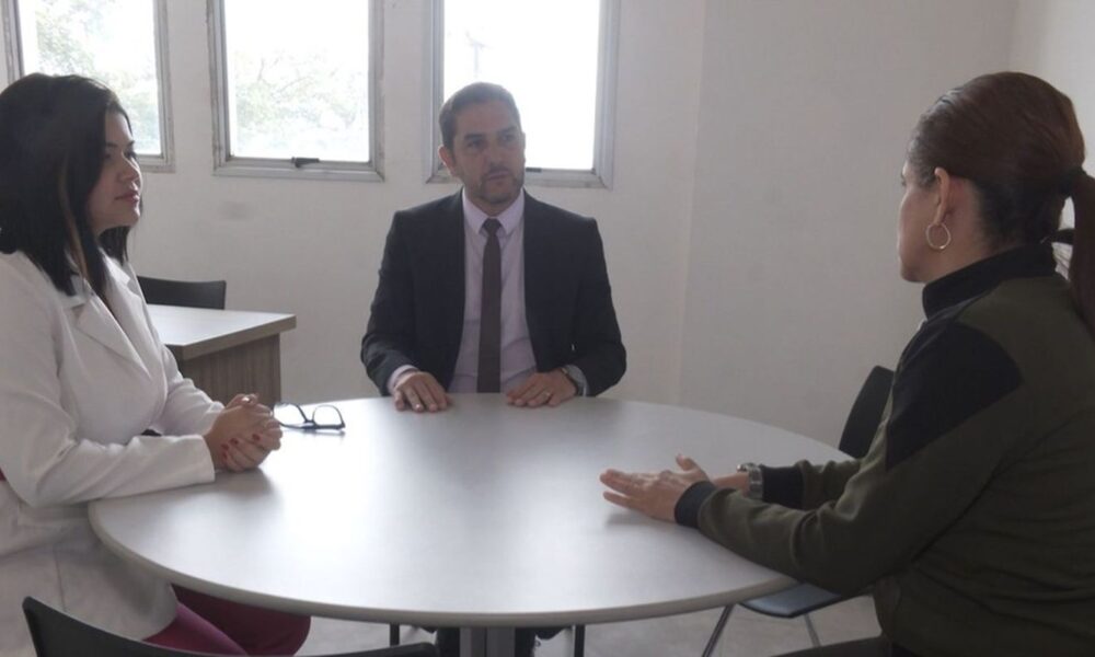 O Departamento de Assistência Jurídica da Faculdade Anhanguera atende pessoas que não têm como pagar por um advogado — Foto: TV Integração/Reprodução