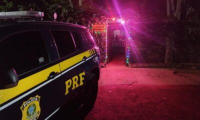 Policia Rodoviária Federal durante operação contra exploração sexual de menores em Carmópolis de Minas — Foto: PRF/Divulgação
