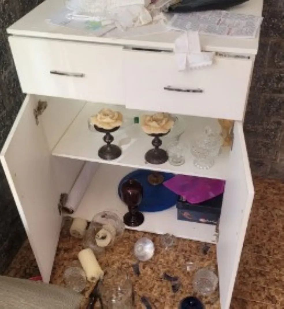 1 de 2 Criminoso invadiu igreja e roubou itens da eucaristia, dinheiro de dízimo e uma caixa de som - Carmo do Cajuru — Foto: Polícia Militar/Divulgação