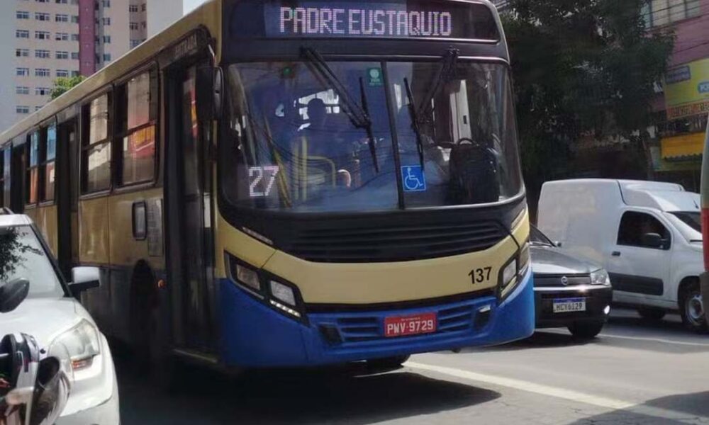 Ônibus transporte público Divinópolis — Foto: g1 TV Integração