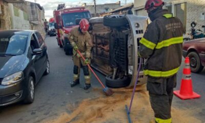 Capotamento na rua Melo Guimarães em Pará de Minas assusta comerciantes - 1