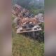 Carreta cai em ribanceira perto da 'curva da morte' na BR-354 e motorista fica em estado grave em Formiga — Foto: PMRv/Divulgação