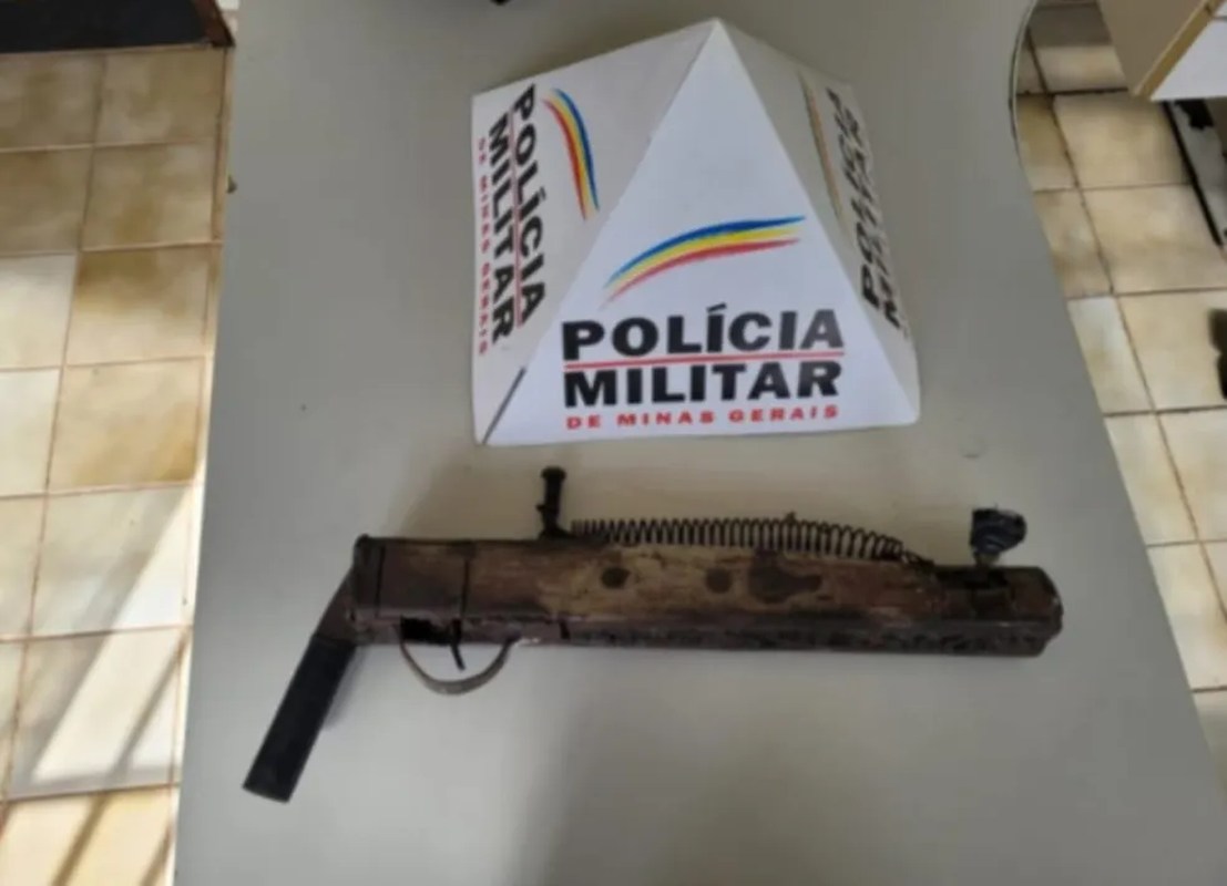 Homem é morto e suspeito diz que agiu para defender companheira de ameaças do ex em São Sebastião do Oeste — Foto: Polícia Militar/ Divulgação