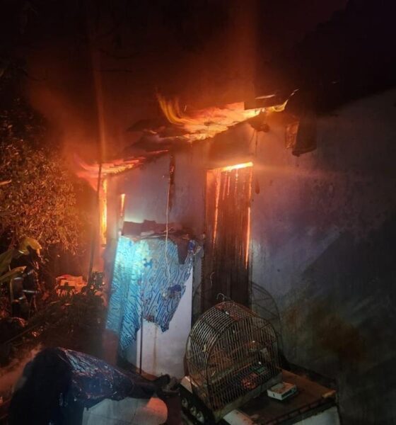 Incêndio destrói casa no Bairro Novo Horizonte, em Formiga — Foto: Corpo de Bombeiros/Divulgação