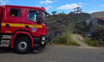 Incêndio em área de vegetação assusta moradores na região da Serra do Cristo, em Pará de Minas - 1
