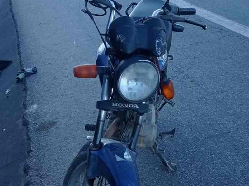 Motos envolvidas em acidente na BR-262, em Nova Serrana — Foto: PRF/Divulgação