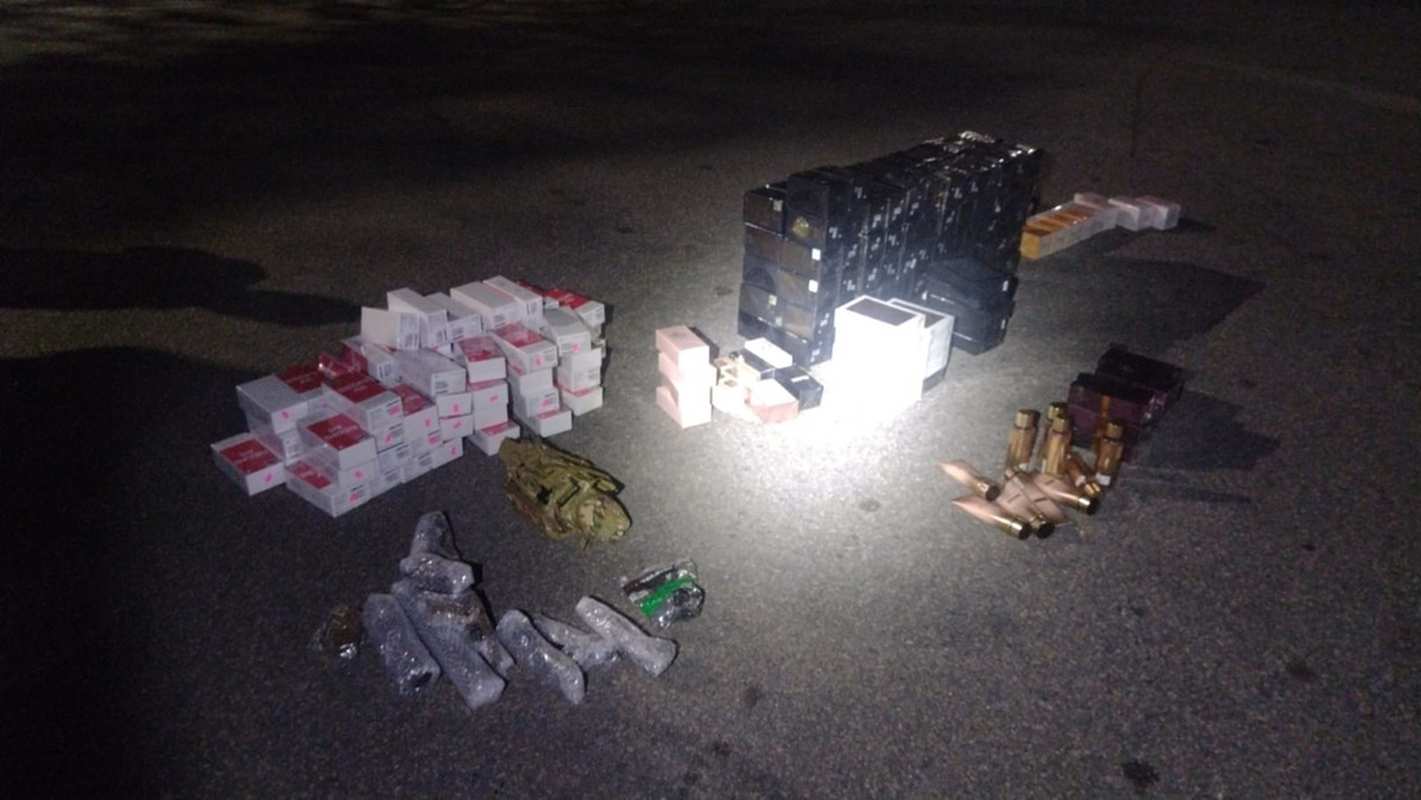 PM prende dois homens por transporte irregular de mercadorias em Minas Gerais — Foto: Polícia Militar/ Divulgação