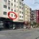 Janela de onde mulher pulou para fugir das agressões do marido — Foto: Priscila Mendes/TV Integração