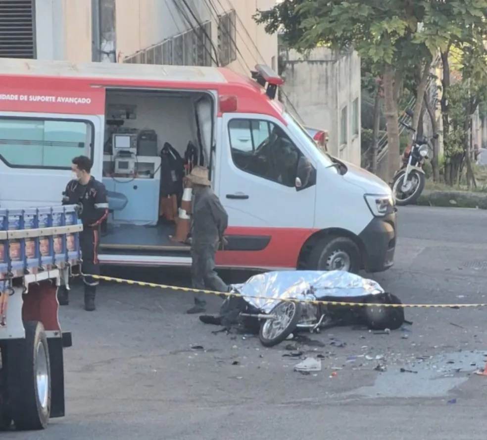 Motociclista morre em acidente na Rua Goiás em Divinópolis — Foto: Redes Sociais/reprodução