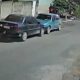 Reprodução do vídeo que flagrou carro desgovernado em Oliveira — Foto: Redes Sociais