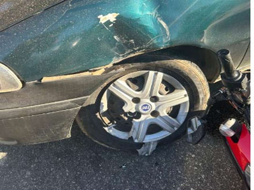 Acidente entre carro e moto deixa jovem ferido na Avenida Professor Melo Cançado - Foto: Rádio Santa Cruz FM