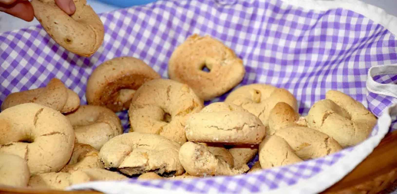 Biscoito feito em forno de barro em Pará de Minas — Foto: PMPM/Divulgação